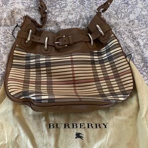 Burberry Authentic Shoulder bag